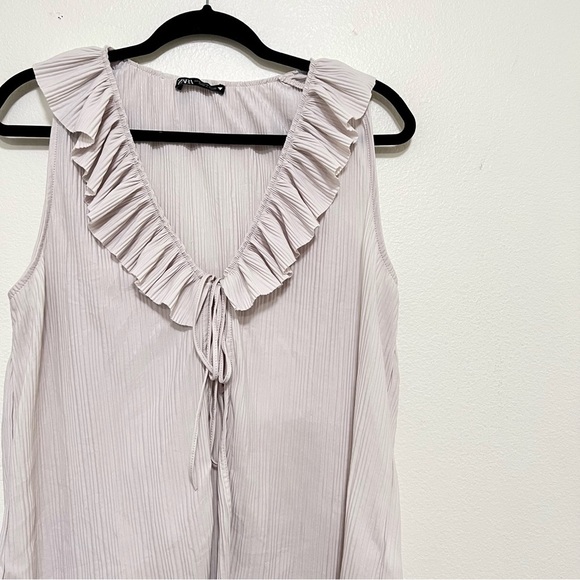 Zara pleated ruffle tie front top - Picture 2 of 2